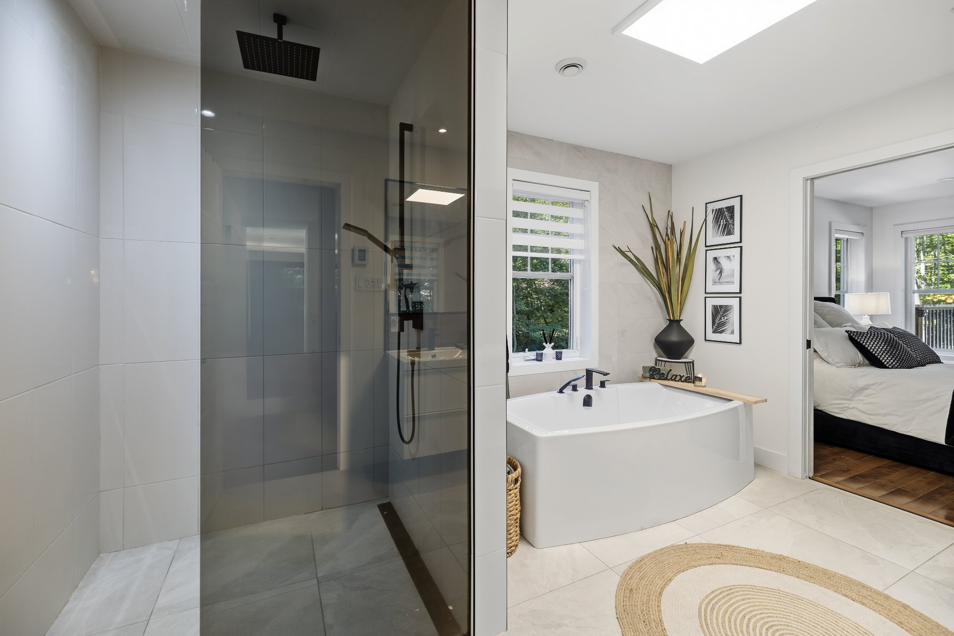 Ensuite bathroom